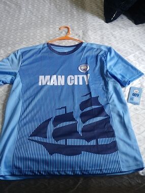 Man City Men's Large Soccer Football Jersey Official Shirt New NWT